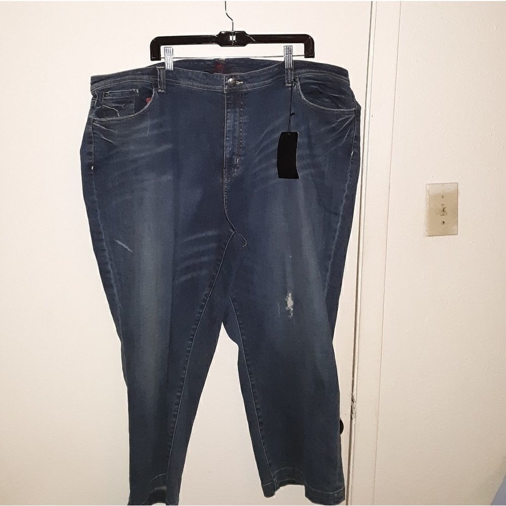 Venezia  Plus Size Cropped Jeans Size 26